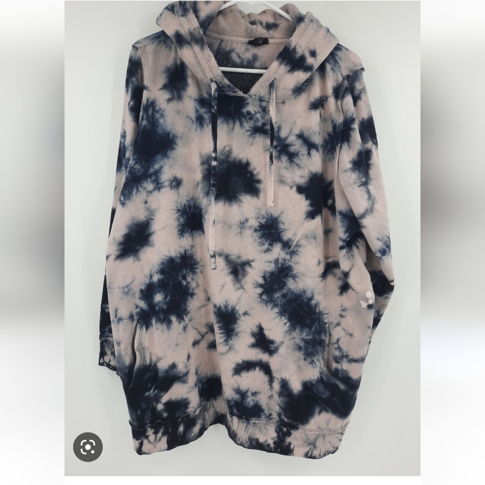 Torrid hoodie zipper on bottom sides tied dyed pi k and black